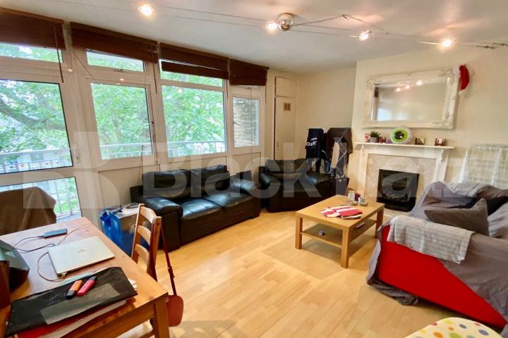 Arranged Over Two Floors Moments From Bermondsey Tube Station Keetons Road, Bermondsey